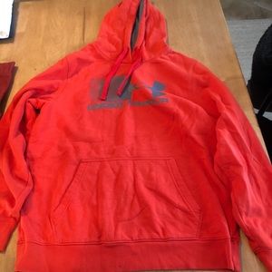 Under Armor men’s sweatshirt size M loose fit